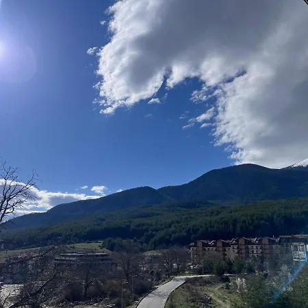 Апартаменты Mountain With Amazing View 2br, Free Parking *
